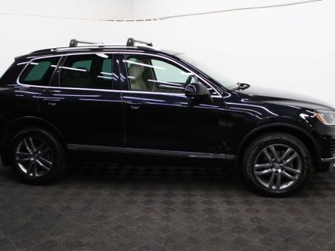 Used 2016 Volkswagen Touareg VR6 AWD/4WD image 4