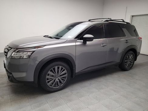 Used 2022 Nissan Pathfinder SL w/ SL Premium Package FWD image 2