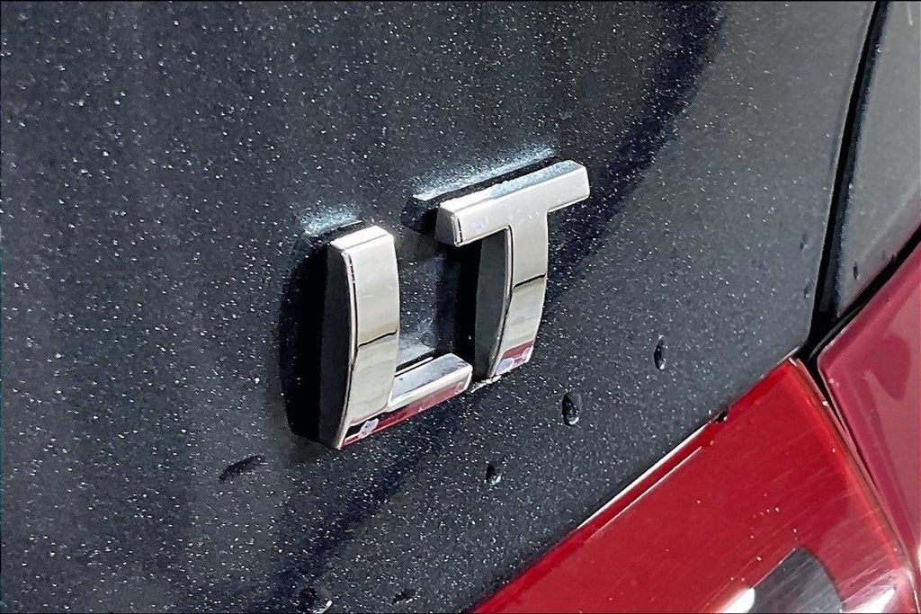 Used 2021 Chevrolet Malibu LT FWD image 7