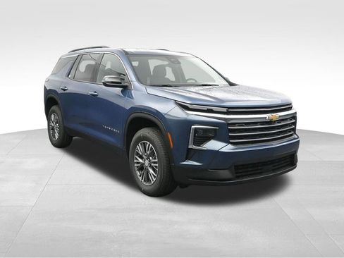 New 2026 Chevrolet Traverse LT w/ LPO, Floor Liner Package image 2