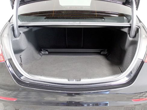Used 2022 Mercedes-Benz C 300 Sedan image 32