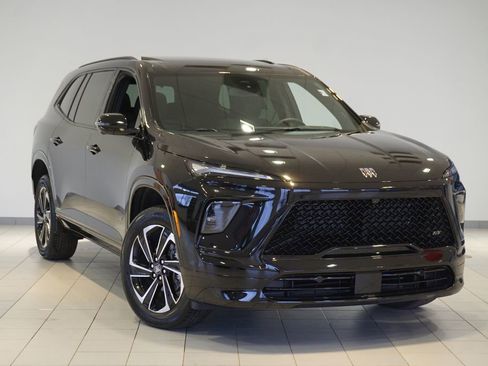 Used 2025 Buick Enclave Sport Touring w/ Power Package image 2