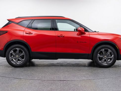 Used 2025 Chevrolet Blazer LT FWD image 11