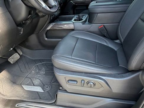 Used 2022 Chevrolet Silverado 2500 LTZ w/ LTZ Convenience Package image 10