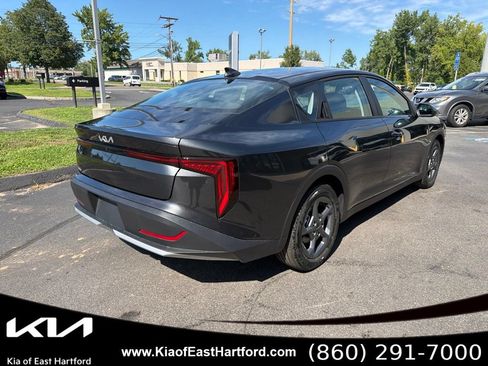 New 2026 Kia K4 FWD image 8