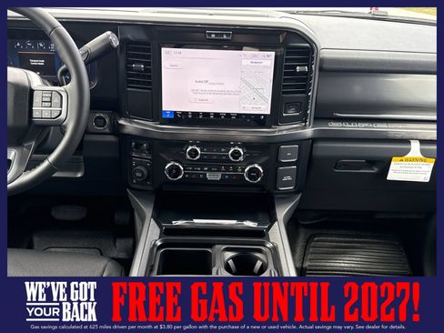 New 2026 Ford F250 Lariat w/ Black Appearance Package AWD/4WD image 12
