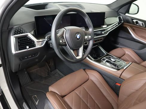 Used 2024 BMW X5 xDrive40i w/ Parking Assistance Package image 9