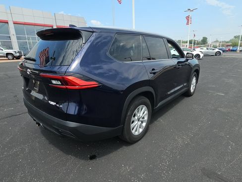 Certified 2024 Toyota Grand Highlander AWD image 3