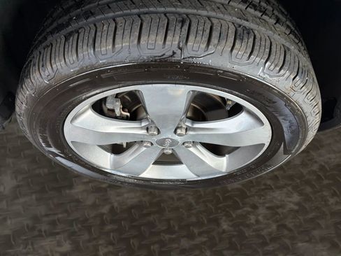 Used 2014 Jeep Grand Cherokee Overland w/ Advanced Technology Group image 41