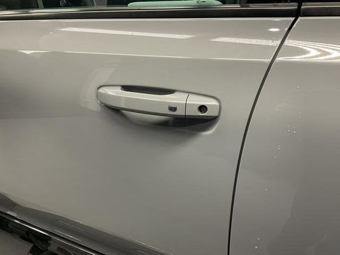 Used 2024 GMC Hummer EV 2X w/ LPO, Illumination Package AWD/4WD image 5