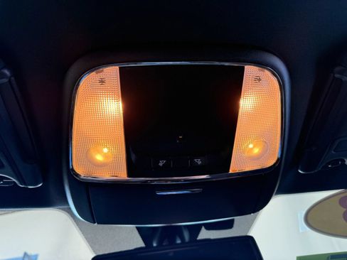 Used 2013 Chrysler 300 RWD image 21