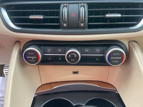 Used 2018 Alfa Romeo Giulia Ti w/ Quick Order Package 22Z Lusso image 23