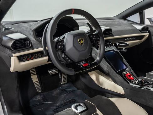 Used 2024 Lamborghini Huracan Tecnica RWD image 40