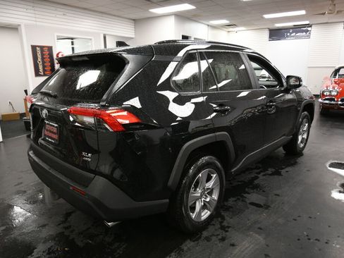 Used 2025 Toyota RAV4 XLE image 7