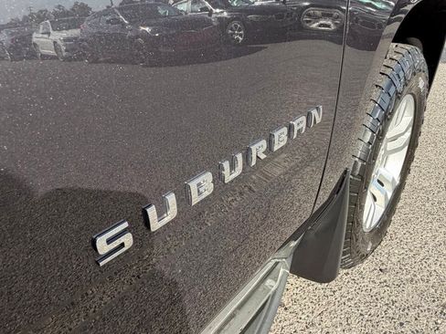 Used 2015 Chevrolet Suburban LT AWD/4WD image 15