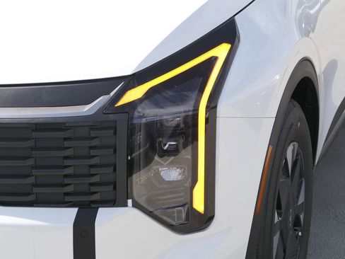 New 2026 Kia Sportage LX image 9