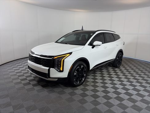 Certified 2026 Kia Sportage SX Prestige AWD/4WD image 2