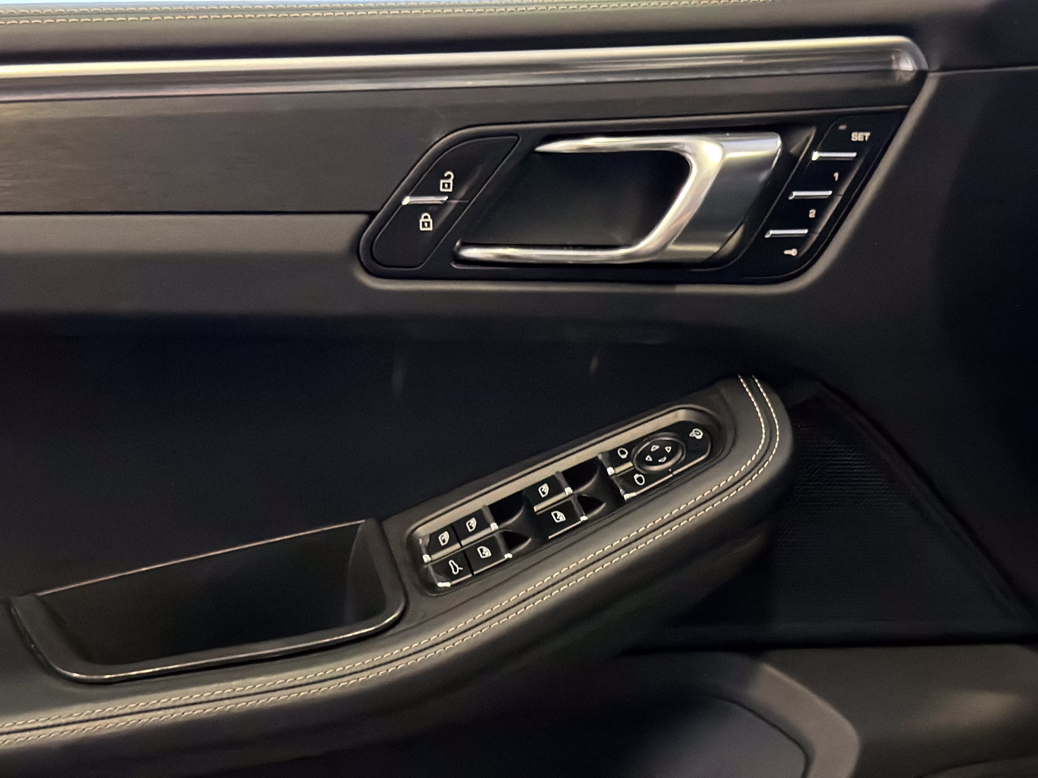 Certified 2024 Porsche Macan GTS AWD/4WD image 14