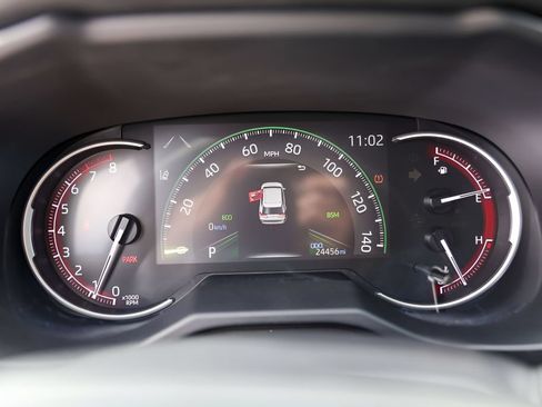 Used 2025 Toyota RAV4 XLE FWD image 11