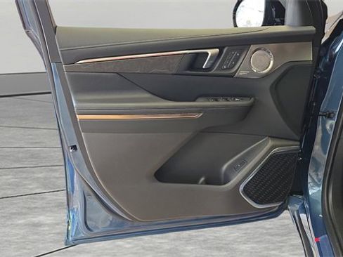 New 2026 Buick Enclave Avenir w/ Super Cruise Package image 12