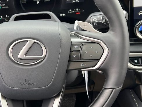 New 2026 Lexus RX 450h AWD image 15