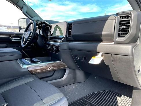 New 2026 Chevrolet Silverado 2500 LT image 9