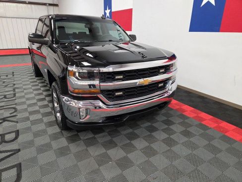 Used 2018 Chevrolet Silverado 1500 LT w/ LT Eassist Package image 16