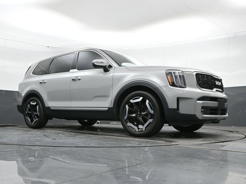 Used 2023 Kia Telluride EX AWD/4WD image 45