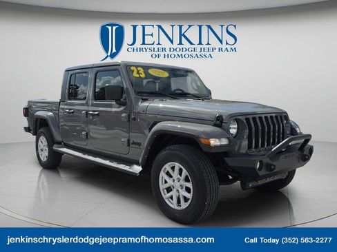 Used 2023 Jeep Gladiator Sport AWD/4WD image 1