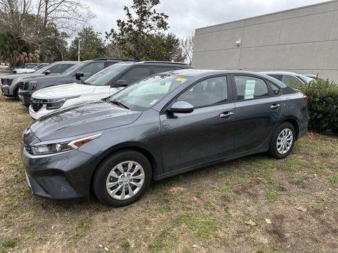 Used 2024 Kia Forte LX image 9