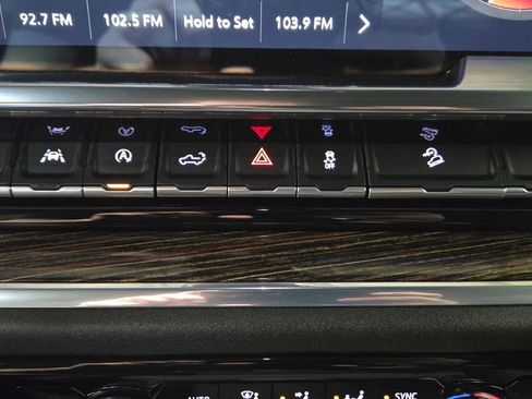 Used 2024 GMC Sierra 1500 Elevation w/ X31 Off-Road Package AWD/4WD image 15