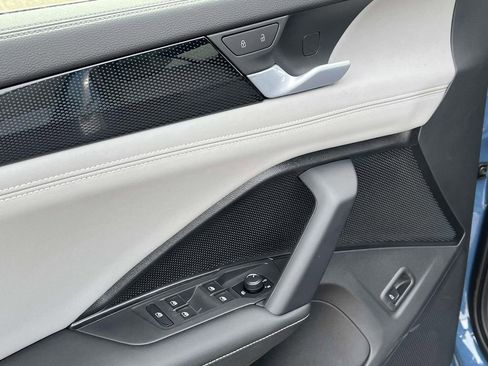 New 2026 Volkswagen Tiguan SE R-Line image 13