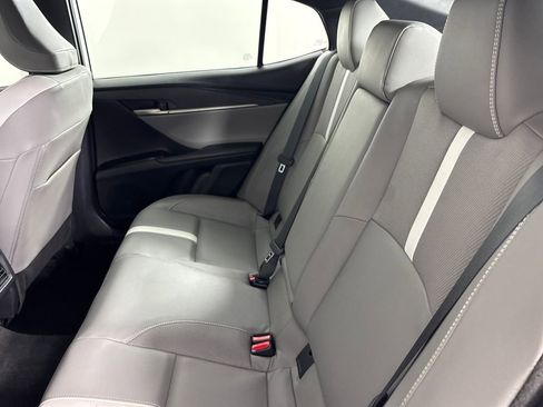 Used 2025 Toyota Camry SE w/ Convenience Package image 30