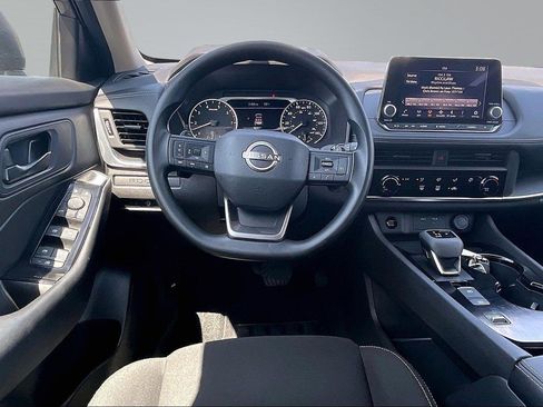 Certified 2025 Nissan Rogue S FWD image 6