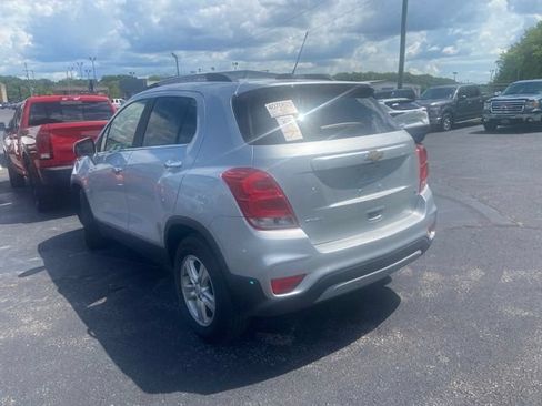Used 2019 Chevrolet Trax LT w/ LT Convenience Package FWD image 5