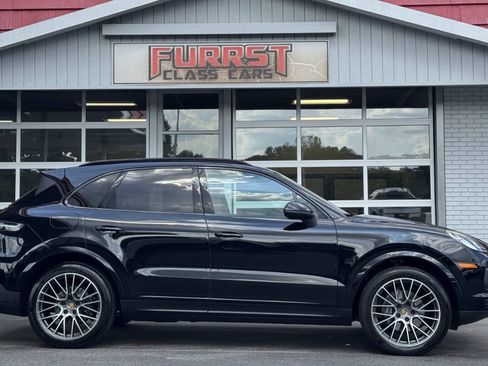 Used 2020 Porsche Cayenne AWD/4WD image 2