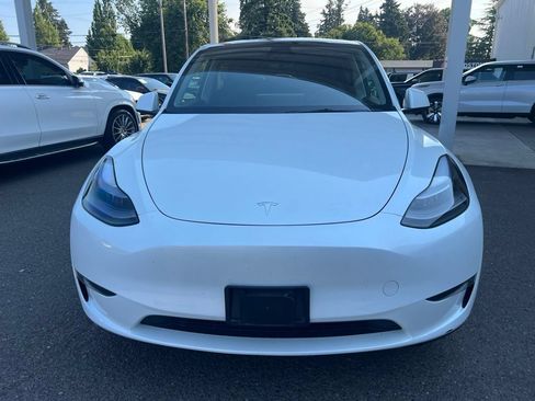 Used 2023 Tesla Model Y Long Range AWD/4WD image 3