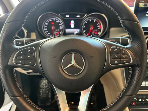 Certified 2020 Mercedes-Benz GLA 250 4MATIC image 31