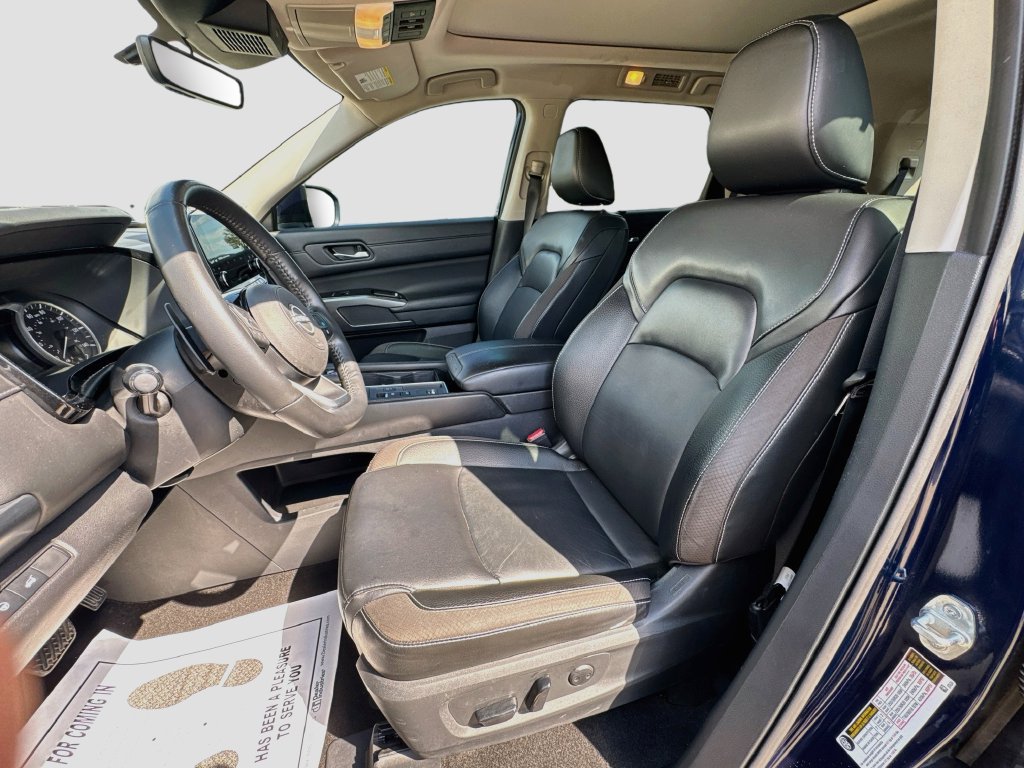 Used 2024 Nissan Pathfinder SL w/ SL Premium Package FWD image 26