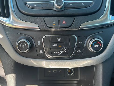 Used 2023 Chevrolet Equinox LS w/ Driver Confidence II Package image 19