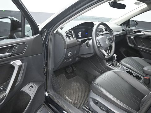 Used 2024 Volkswagen Tiguan SE FWD image 10
