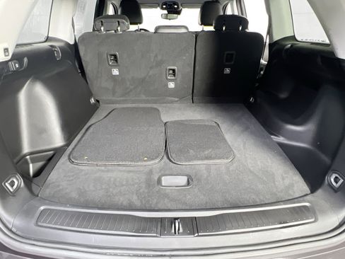 Used 2022 Jeep Grand Cherokee Limited image 25