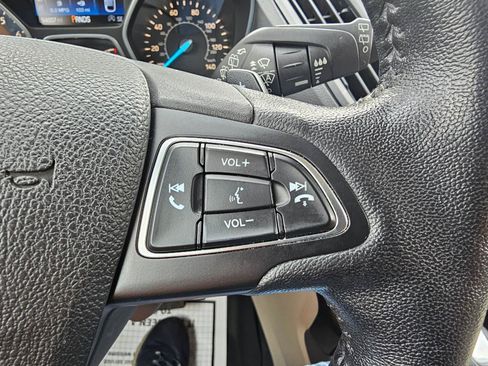 Used 2017 Ford Escape Titanium w/ Equipment Group 301A AWD/4WD image 33