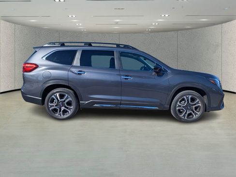 Used 2025 Subaru Ascent Touring image 2