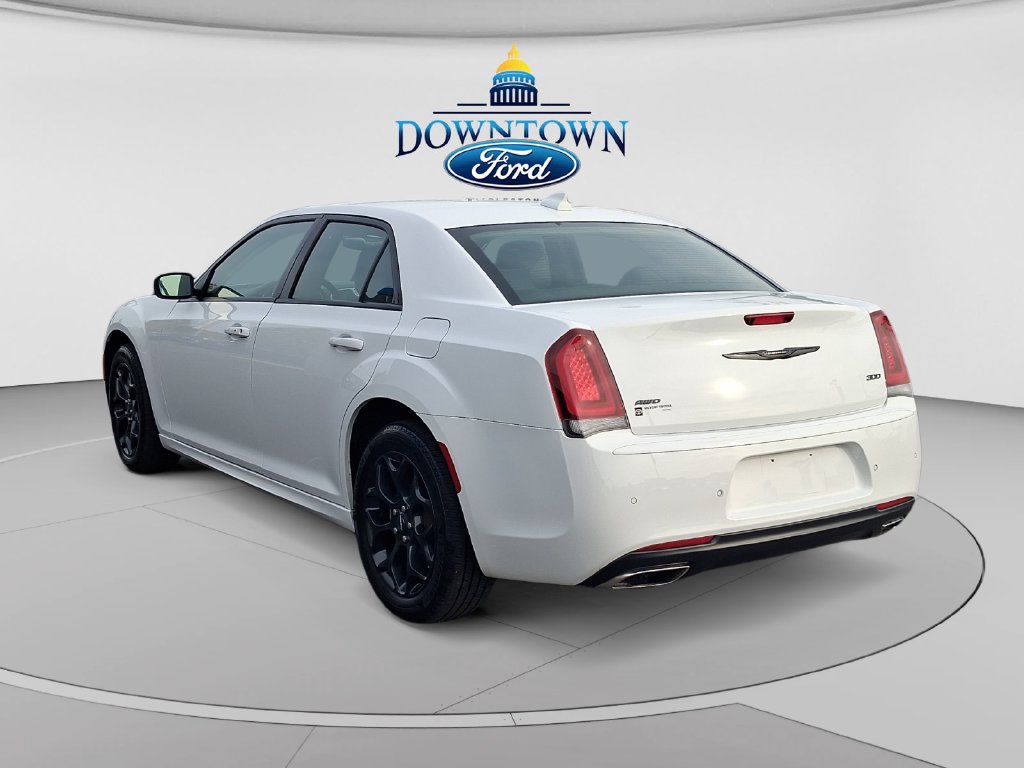 Used 2023 Chrysler 300 Touring L AWD/4WD image 5