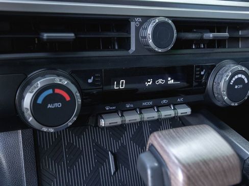 Certified 2024 Toyota Tacoma TRD Off-Road image 20