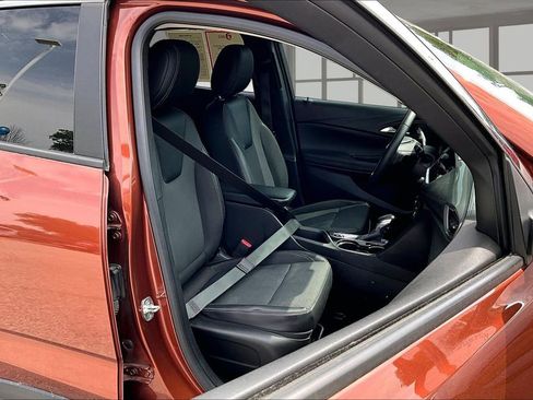 Used 2021 Buick Encore GX Preferred w/ Cold Weather Comfort Package FWD image 8