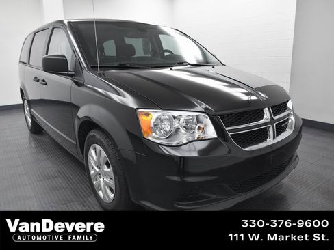 Used 2019 Dodge Grand Caravan SE image 1