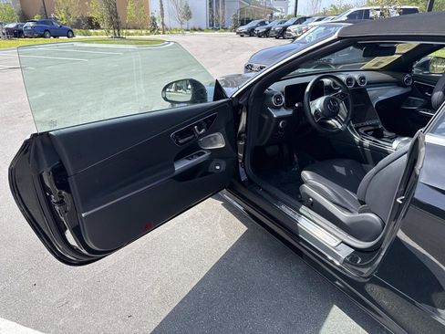 Used 2025 Mercedes-Benz CLE 300 4MATIC Cabriolet image 11