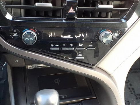 Used 2021 Toyota Camry XLE image 21